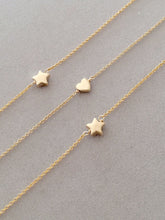 Load image into Gallery viewer, Little Heart Bracelet in Solid Gold