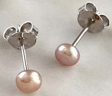 Load image into Gallery viewer, Freshwater Pearl Ear Studs - small