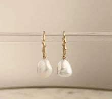 Load and play video in Gallery viewer, Baroque Pearl Drop Earrings with Yellow Gold Twig Ear Hooks
