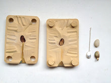 Load image into Gallery viewer, Paradiso Pebble Station Necklace