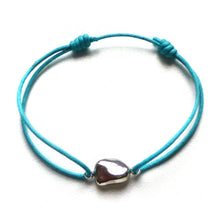 Load image into Gallery viewer, Paradiso Pebble Friendship Bracelet in Solid 9 Carat Gold