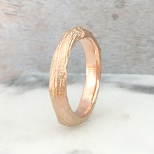 Load image into Gallery viewer, Twig wedding ring for men with woodgrain texture in 9 carat gold