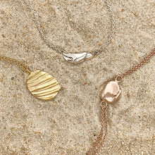 Load image into Gallery viewer, Paradiso Crab Claw Necklace
