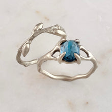 Load image into Gallery viewer, Willow Twig Contour Ring with Buds