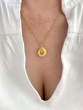 Load image into Gallery viewer, Paradiso Shell Swirl Necklace