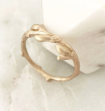 Load image into Gallery viewer, Willow Twig Ring in 18 carat gold