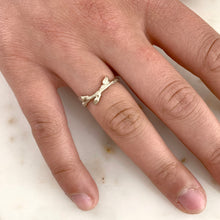 Load image into Gallery viewer, Willow Twig Contour Ring with Buds
