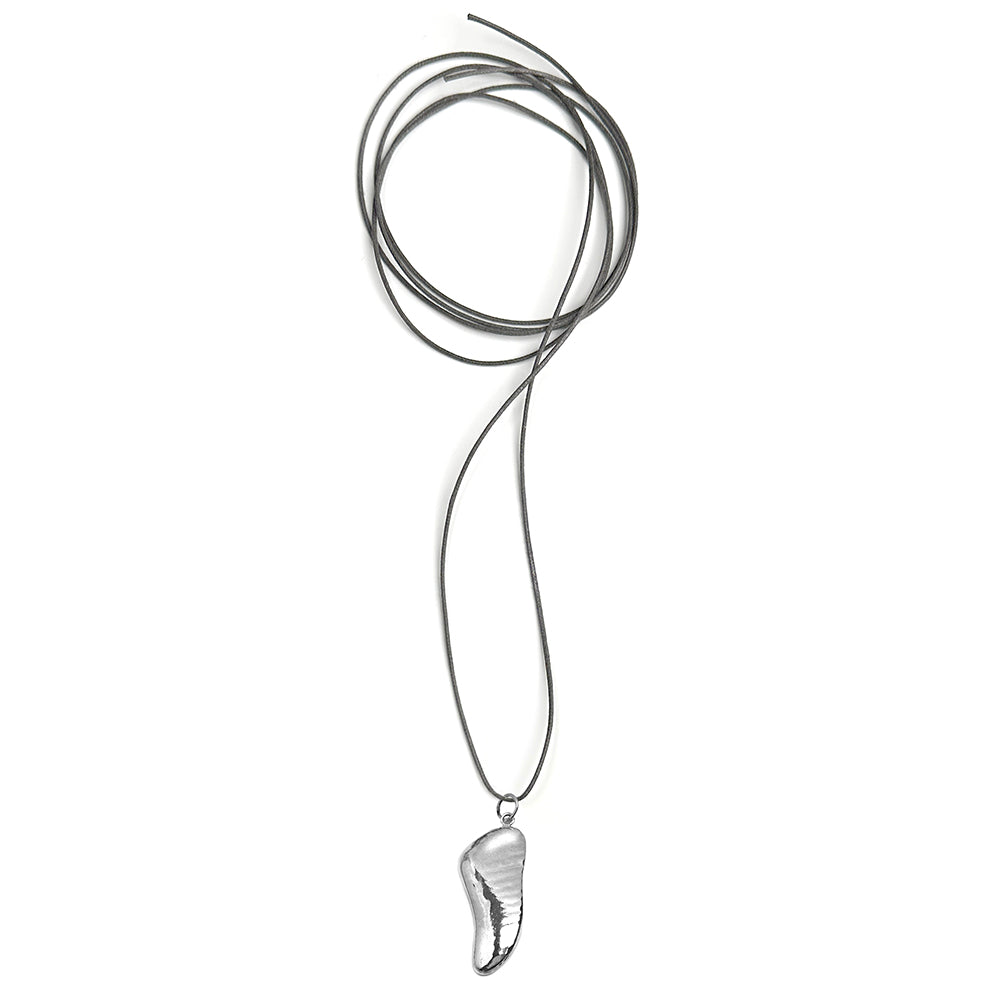 Paradiso Large Shell Fragment Cotton Cord Necklace