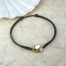 Load image into Gallery viewer, Paradiso Pebble Friendship Bracelet in Solid 9 Carat Gold
