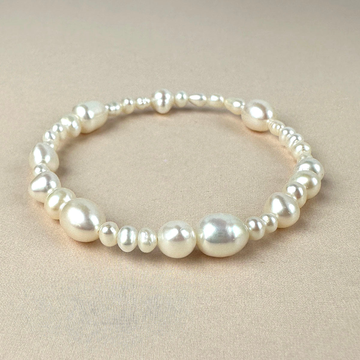 Stretch Bracelet with Freshwater Pearls in mixed sizes and shapes