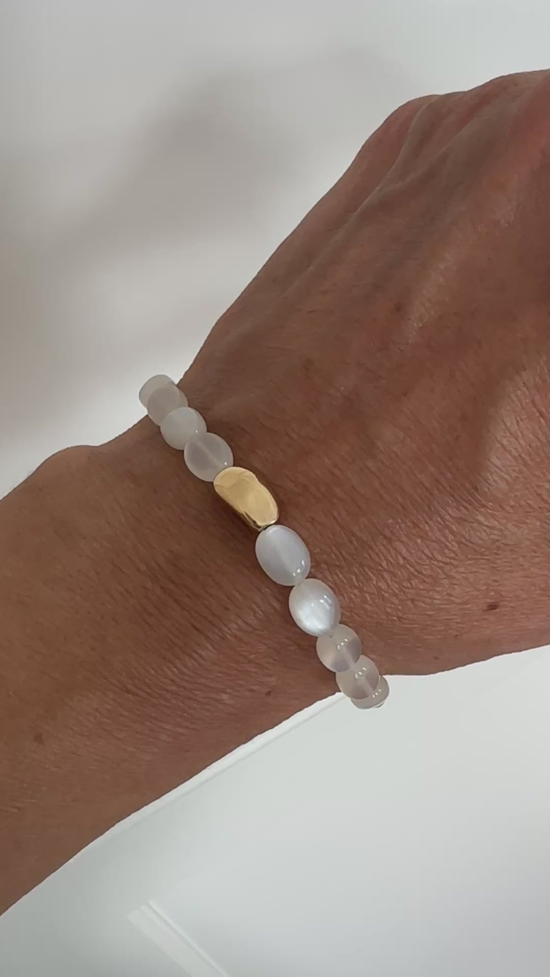 Paradiso Pebble Stretch Bracelet with White Moonstone