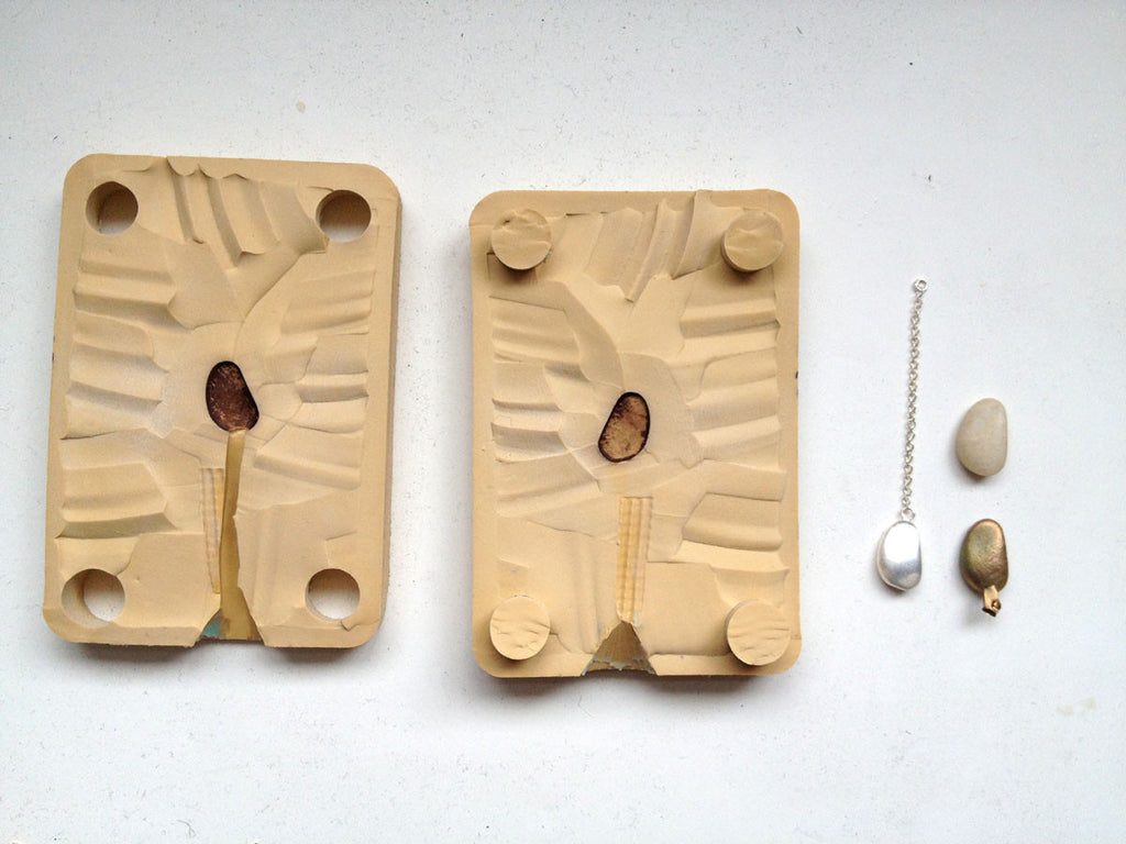 Paradiso Pebble Station Necklace