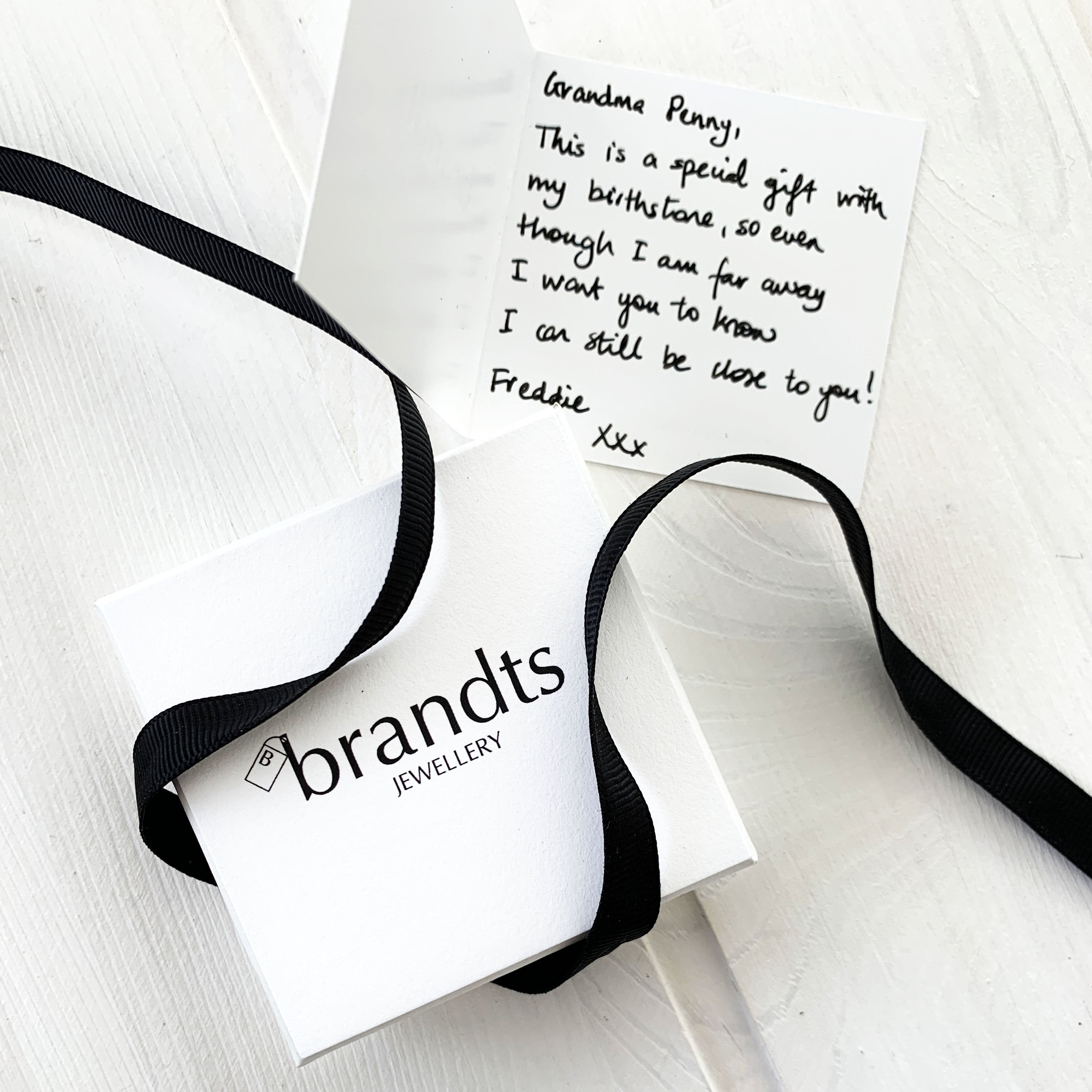 Oak Acorn Pendant Necklace in solid gold