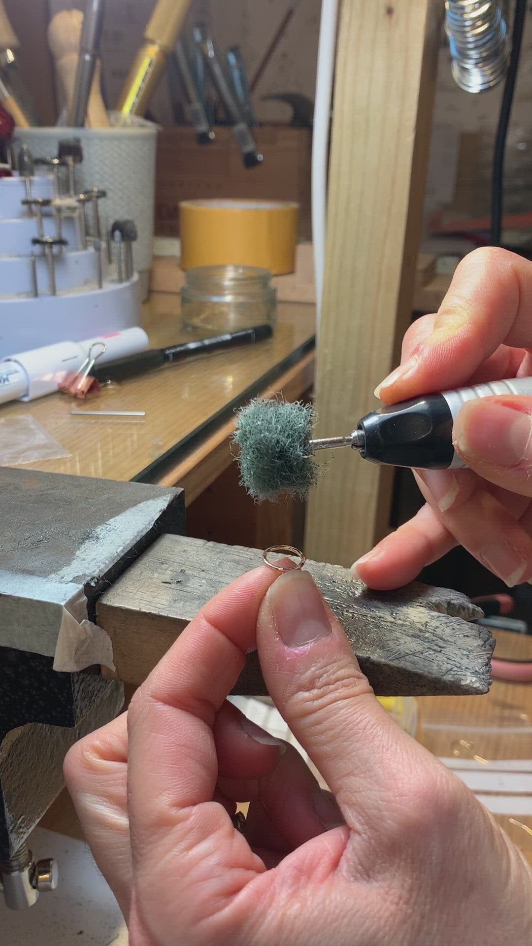 Open Circle Stud Earrings in 9 Carat Gold