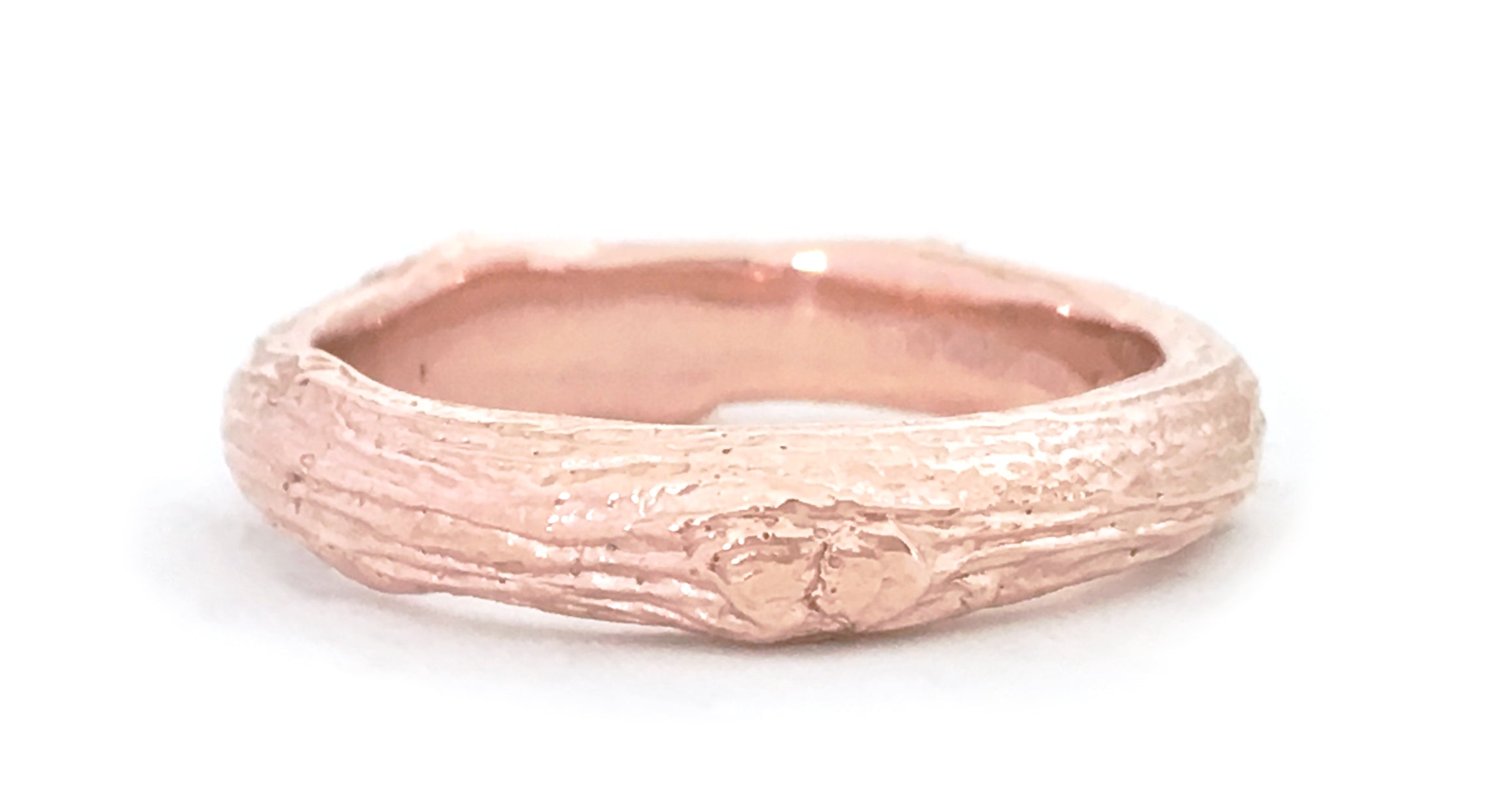 Twig wedding ring for men with woodgrain texture in 9 carat gold