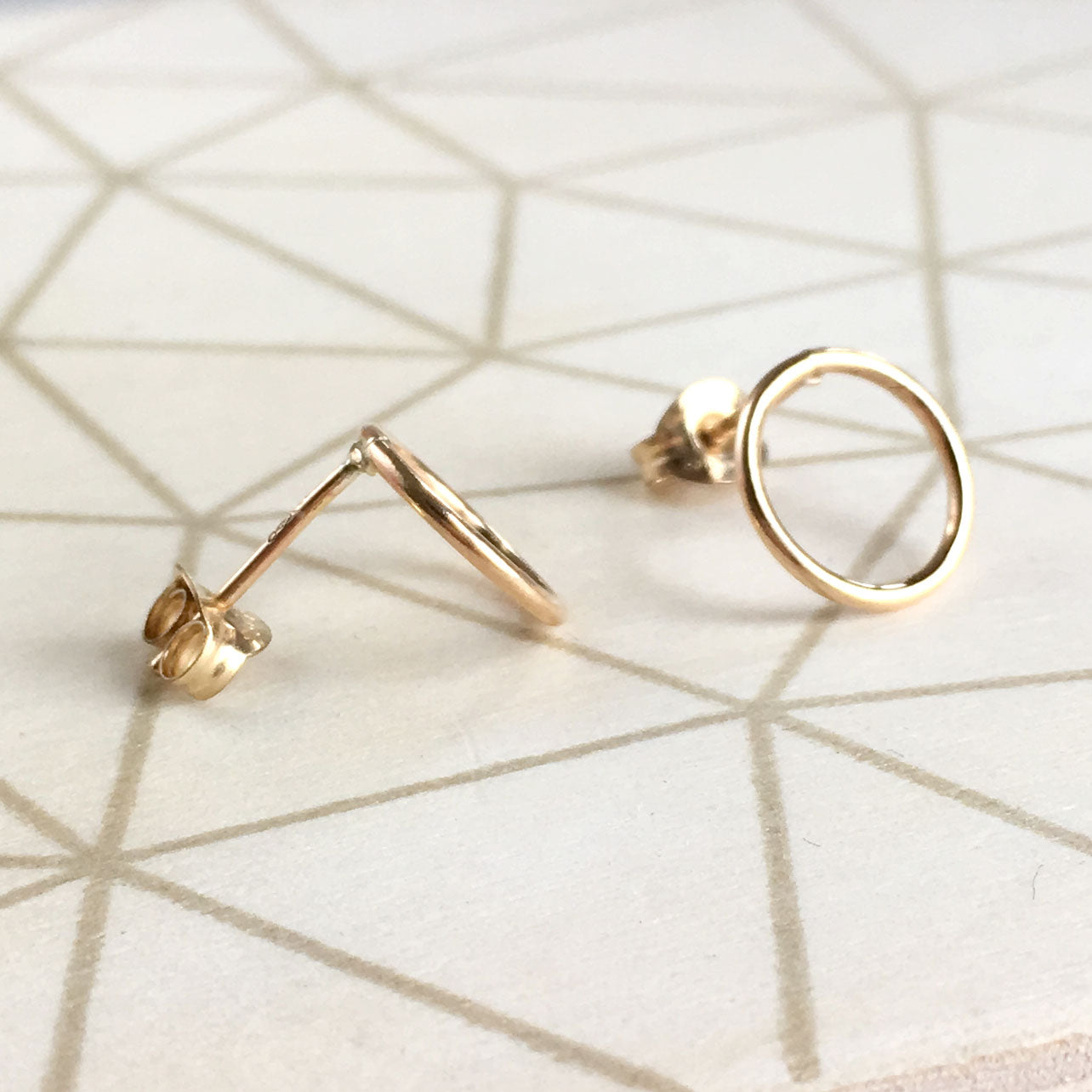 Open Circle Stud Earrings in 9 Carat Gold