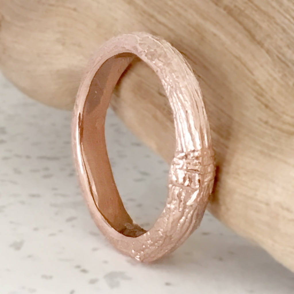 Twig wedding ring for men with woodgrain texture in 9 carat gold