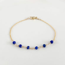 Load image into Gallery viewer, Dainty Chain bracelet with lapis lazuli
