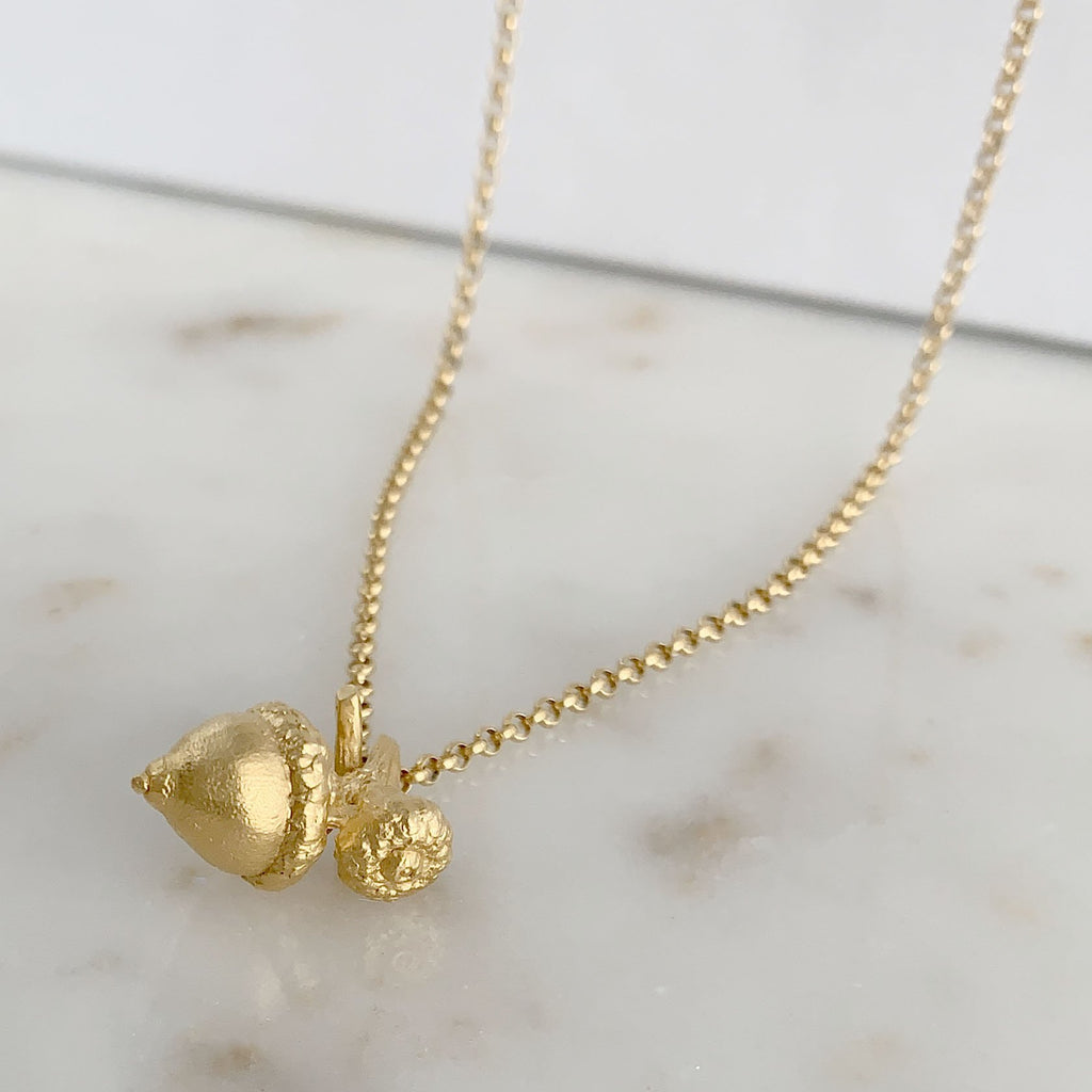Oak Acorn Pendant Necklace in solid gold