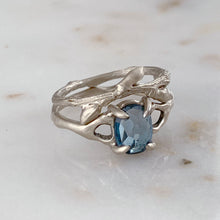 Load image into Gallery viewer, Willow Twig Contour Ring with Buds

