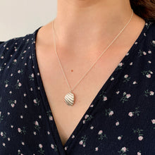Load image into Gallery viewer, Paradiso Shell Fragment Necklace
