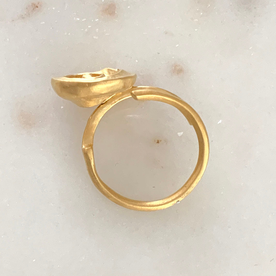 Paradiso Shell Swirl Ring