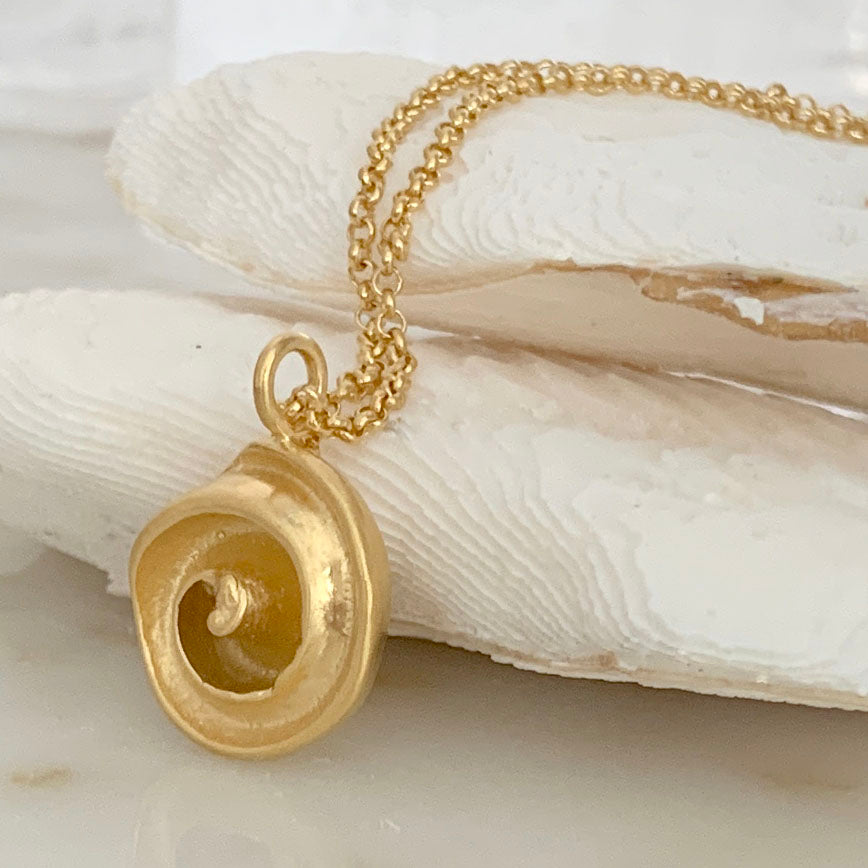 Paradiso Shell Swirl Necklace