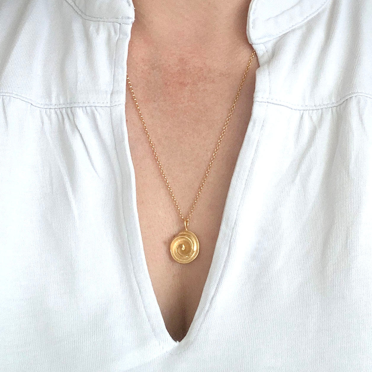 Paradiso Shell Swirl Necklace