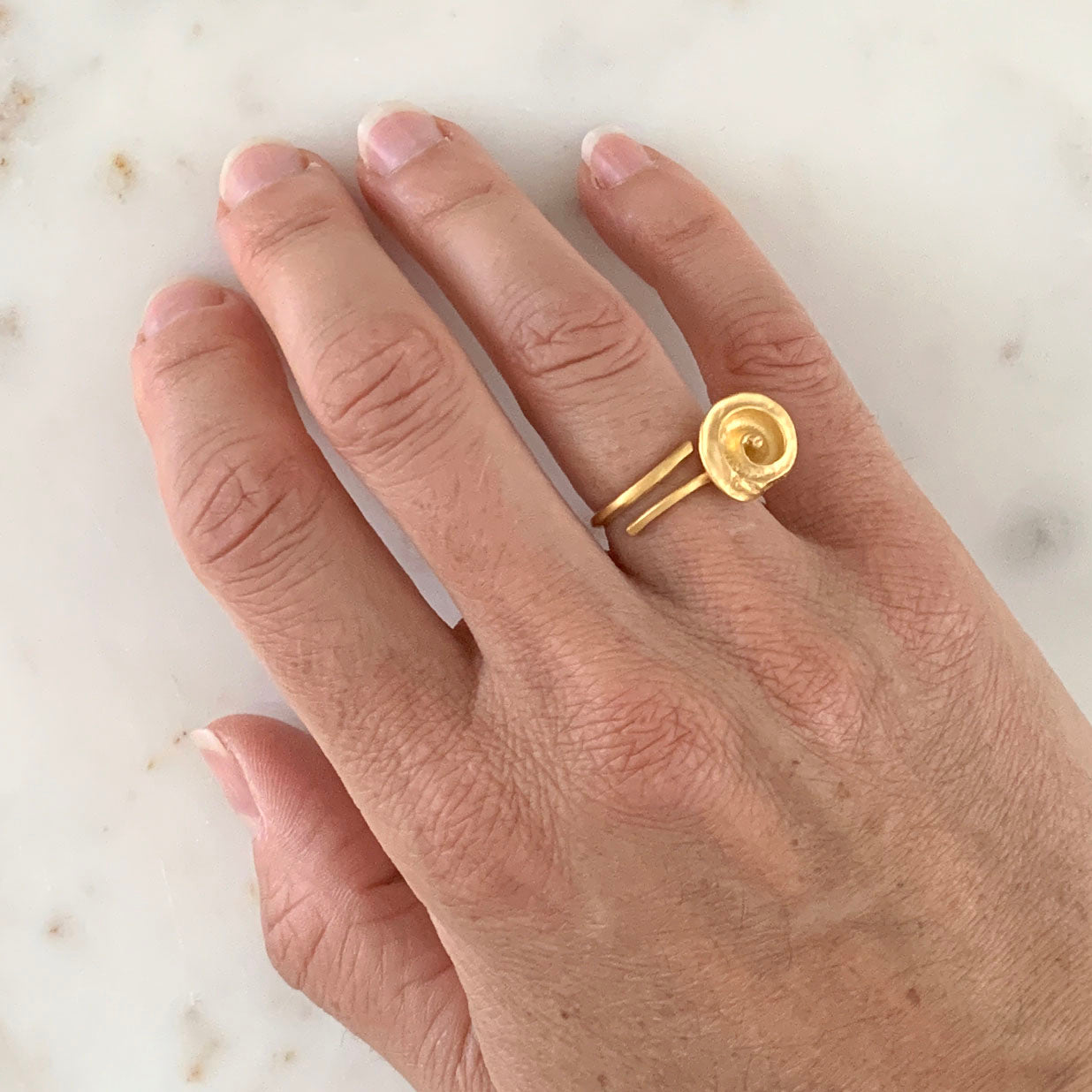 Paradiso Shell Swirl Ring