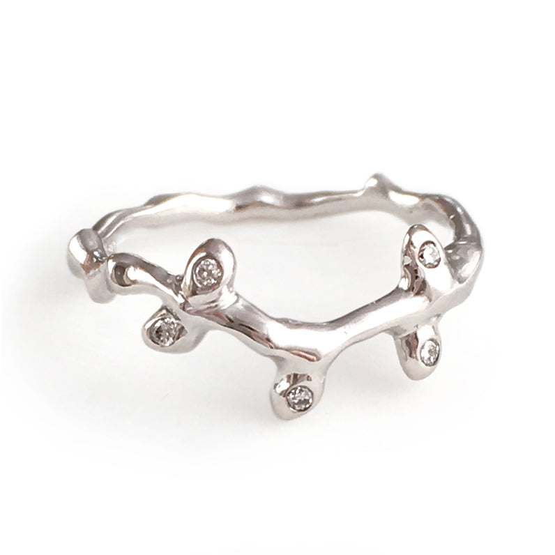 Twig Wedding Ring in 18 carat gold with 5 diamonds