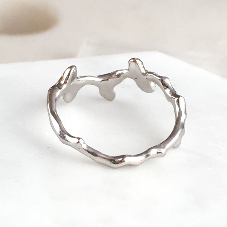 Twig Wedding Ring in 18 carat gold with 5 diamonds