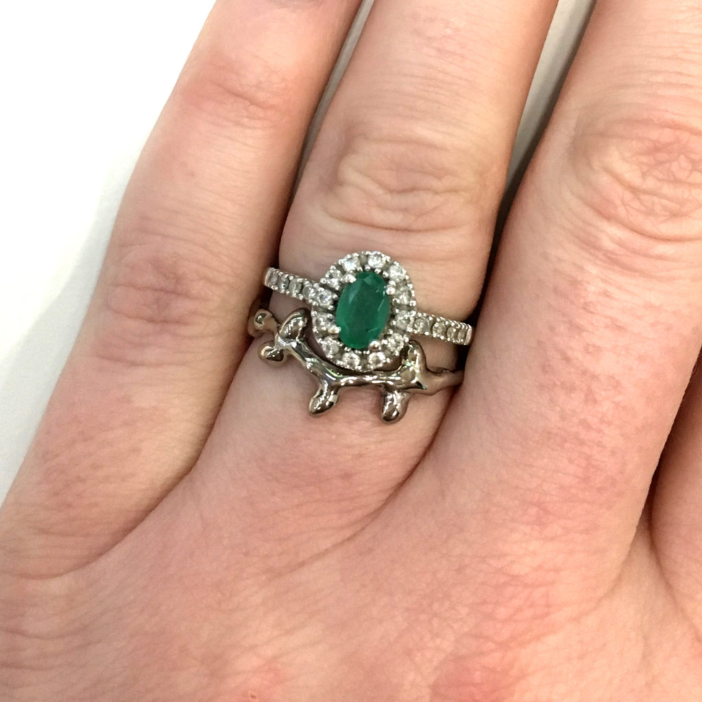 Twig Wedding Ring in 18 carat gold with 5 diamonds