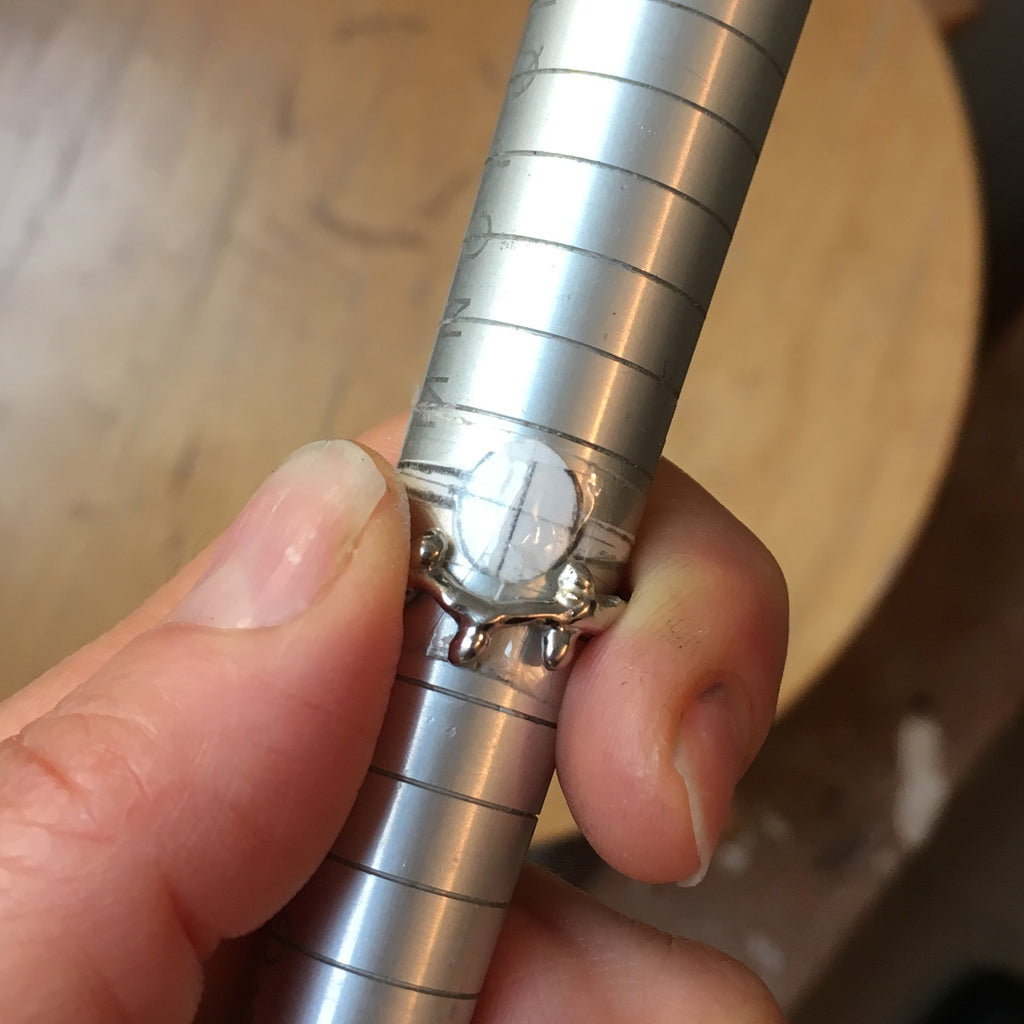 Twig Wedding Ring in 18 carat gold with 5 diamonds