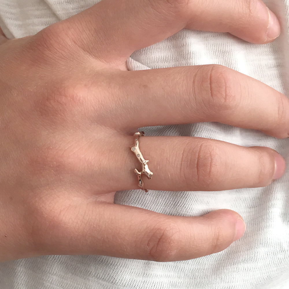 Twig Overlapping Band Ring in 14 carat gold with diamonds