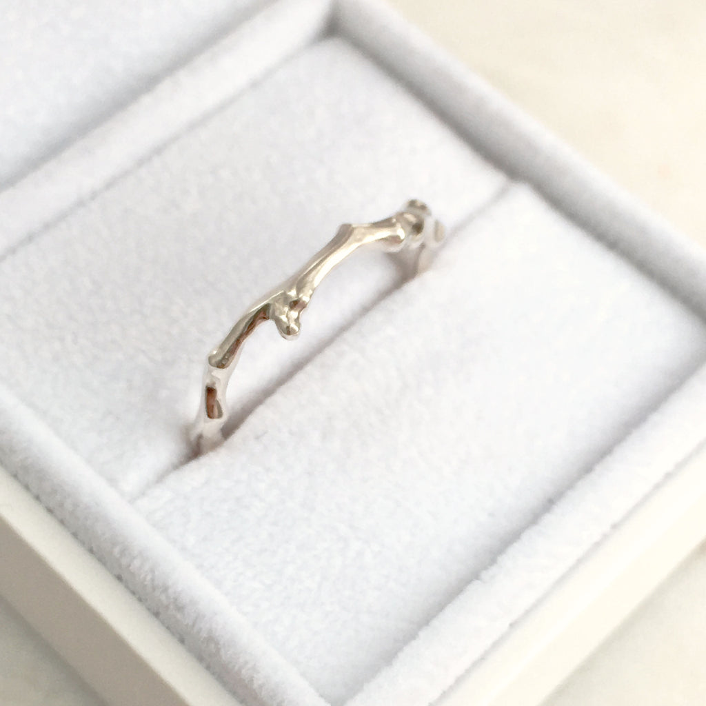 Twig Overlapping Band Ring in 9 carat gold with diamonds