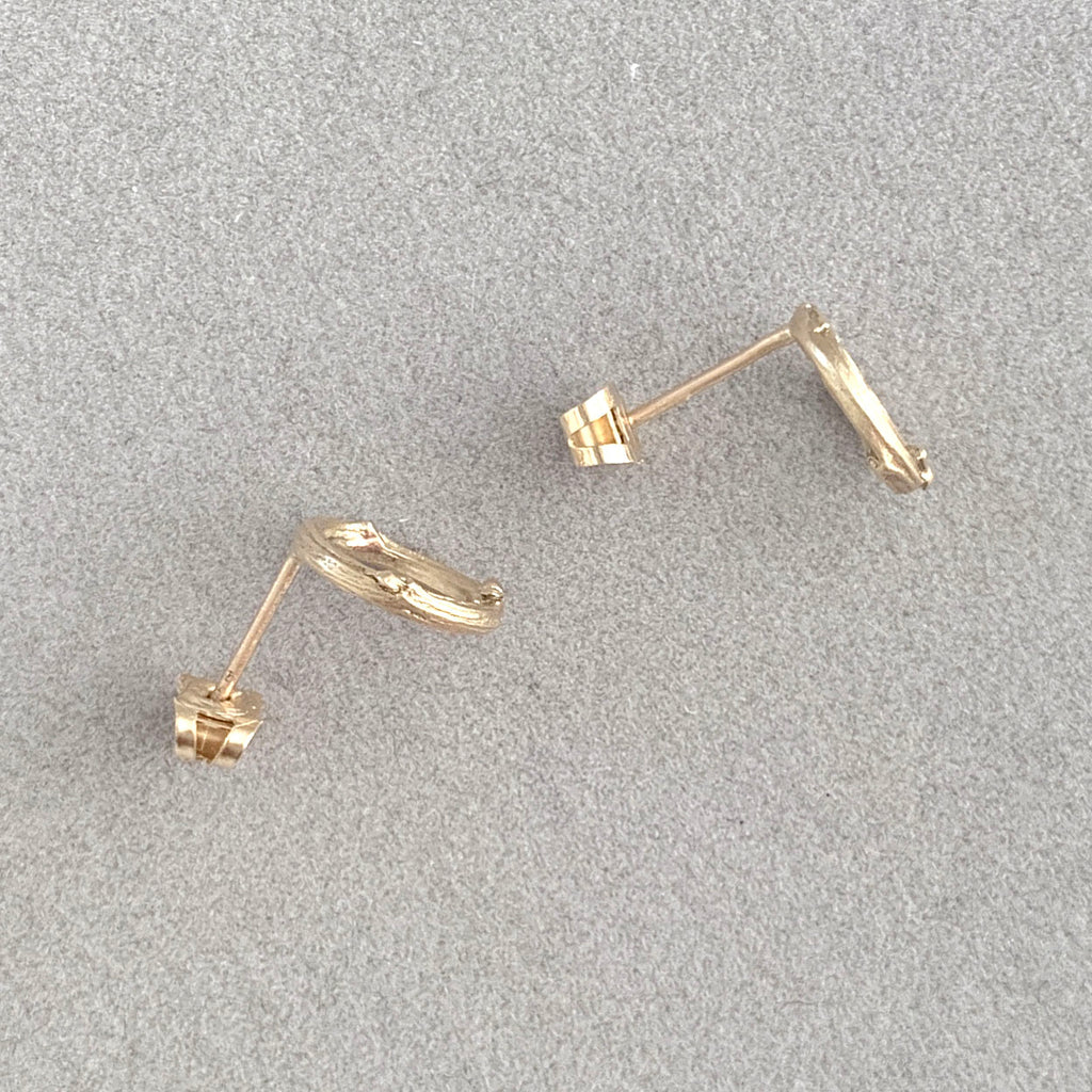Willow Twig Circle Stud Earrings in Solid Gold
