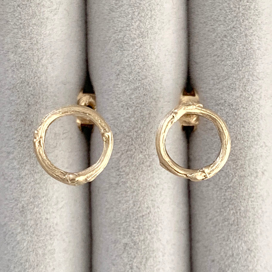 Willow Twig Circle Stud Earrings in Solid Gold