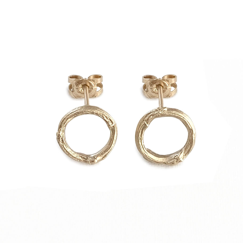 Willow Twig Circle Stud Earrings in Solid Gold