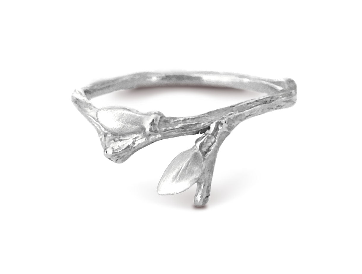 Willow Twig Ring in 18 carat gold