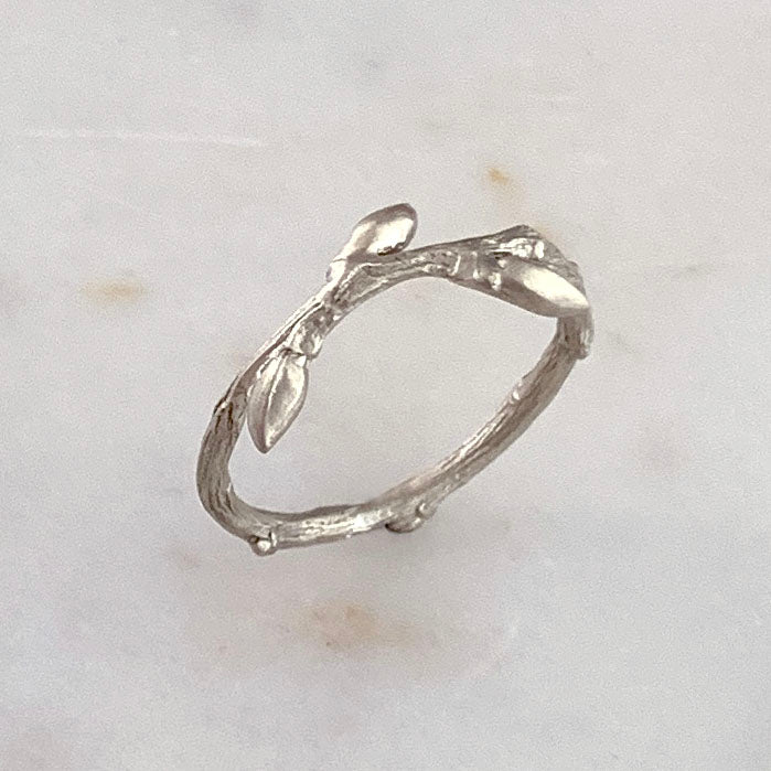 Willow Twig Contour Ring with Buds