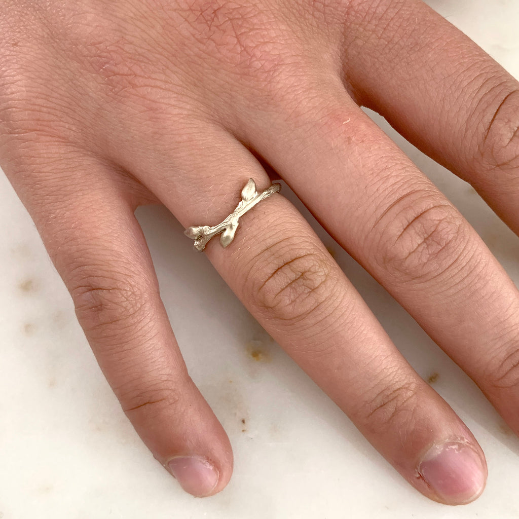 Willow Twig Contour Ring with Buds